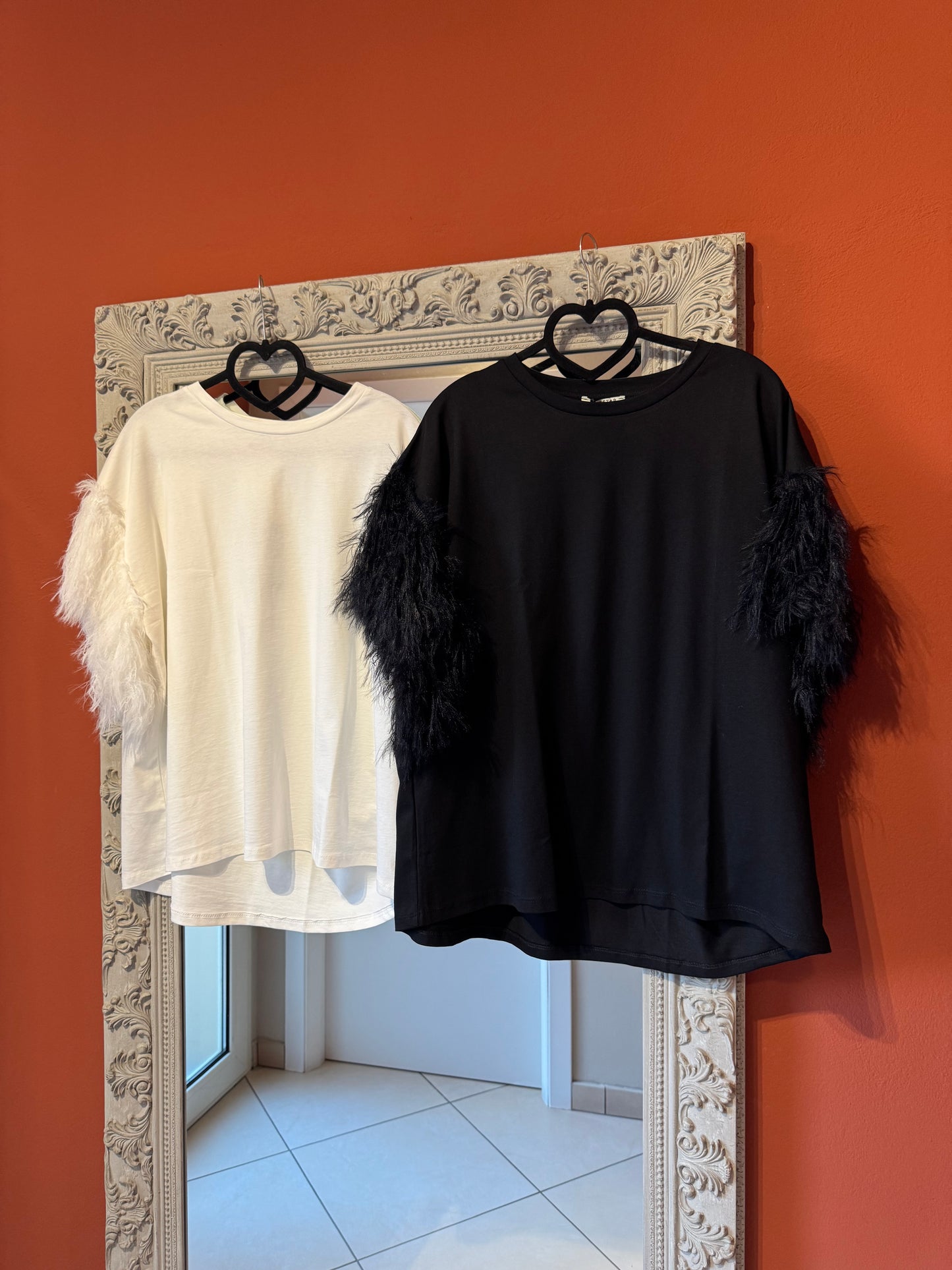 Susymix- T-shirt con piume