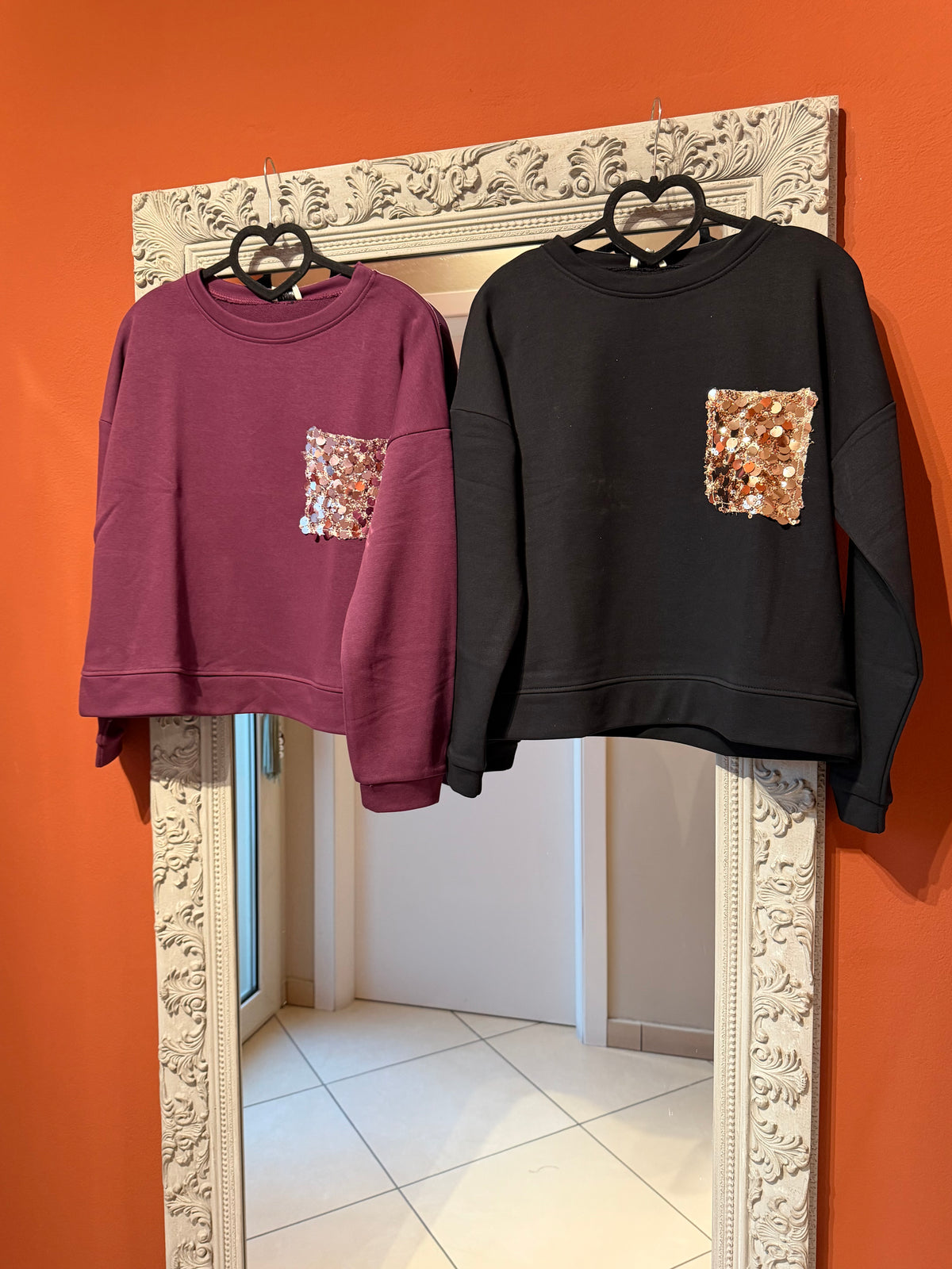 Felpa con tasca in paillettes-Susymix